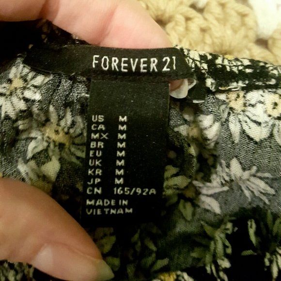 Forever 21 Daisy Off The Shoulder Top, Size Medium - Picture 5 of 5